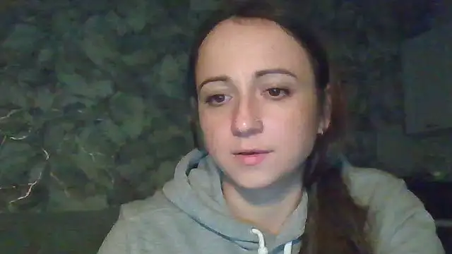Snapshot of Avylith chatting on September 23, 2025, 7:43 pm Avylith online show from September 23, 2025, 7:43 pm
