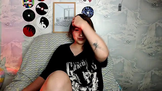 Olivia Defo online show from September 28, 2025, 3:19 pm