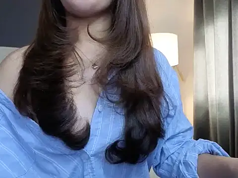 ZoeyJohnson online show from May 18, 2026, 12:00 am