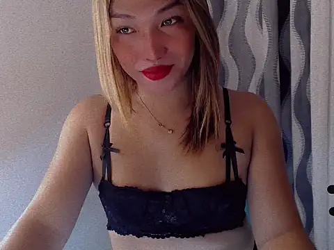 Snapshot of sollen-goddes chatting on March 8, 2026, 1:36 pm sollen-goddes online show from March 8, 2026, 1:36 pm