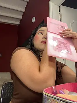 krisstenSantos online show from October 22, 2025, 12:15 pm