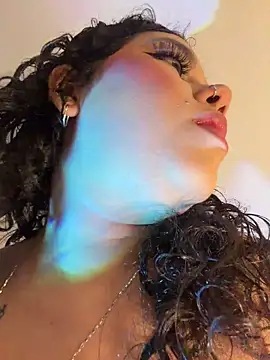 krisstenSantos online show from April 13, 2026, 2:54 pm