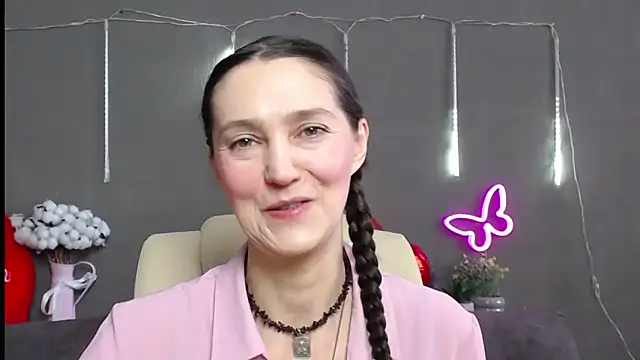 Snapshot of TayaFinch chatting on February 19, 2026, 1:19 pm TayaFinch online show from February 19, 2026, 1:19 pm