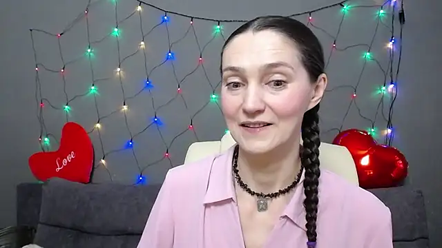 Snapshot of TayaFinch chatting on February 15, 2026, 1:10 pm TayaFinch online show from February 15, 2026, 1:10 pm