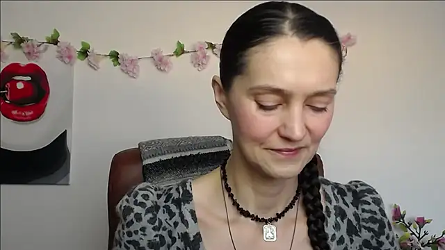 Snapshot of TayaFinch chatting on January 19, 2026, 1:26 pm TayaFinch online show from January 19, 2026, 1:26 pm