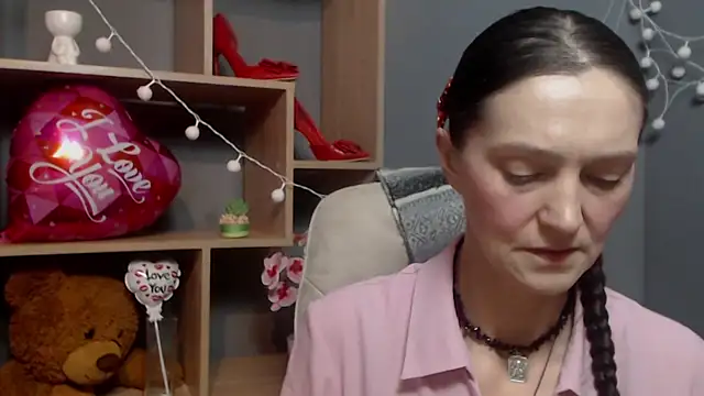 Snapshot of TayaFinch chatting on February 12, 2026, 1:11 pm TayaFinch online show from February 12, 2026, 1:11 pm