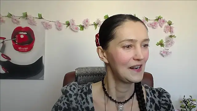 Snapshot of TayaFinch chatting on February 2, 2026, 1:21 pm TayaFinch online show from February 2, 2026, 1:21 pm