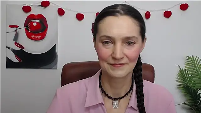 Snapshot of TayaFinch chatting on February 13, 2026, 1:11 pm TayaFinch online show from February 13, 2026, 1:11 pm