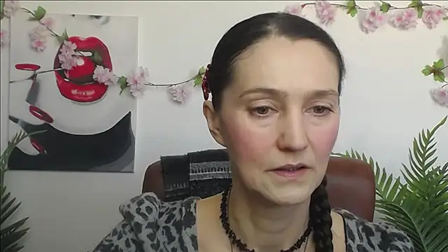 Snapshot of TayaFinch chatting on February 10, 2026, 1:21 pm TayaFinch online show from February 10, 2026, 1:21 pm