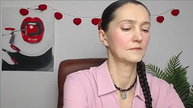 Snapshot of TayaFinch chatting on February 17, 2026, 1:08 pm TayaFinch online show from February 17, 2026, 1:08 pm