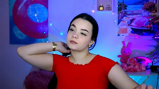 leslierowe  online show from September 17, 2025, 1:02 pm