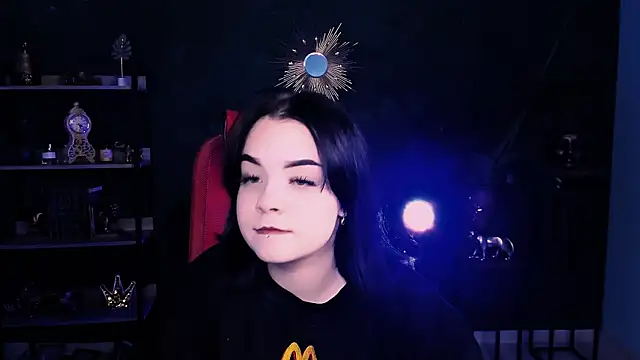 leslierowe  online show from September 23, 2025, 8:27 pm