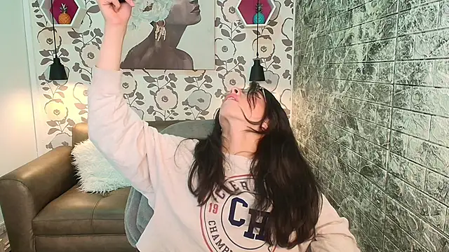 alllyson  online show from October 2, 2025, 7:39 pm