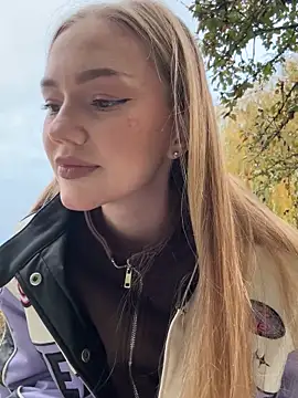 Snapshot of MilaMoone chatting on November 13, 2025, 1:15 pm MilaMoone online show from November 13, 2025, 1:15 pm