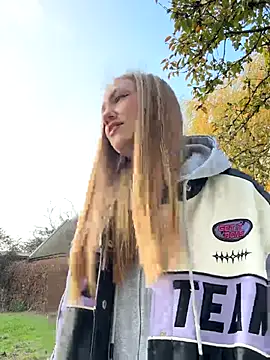 Snapshot of MilaMoone chatting on November 15, 2025, 10:30 am MilaMoone online show from November 15, 2025, 10:30 am