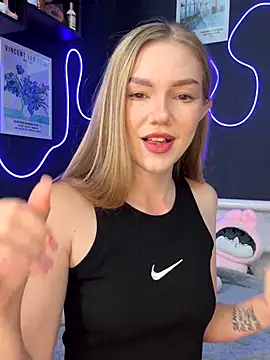 Snapshot of MilaMoone chatting on October 29, 2025, 10:36 am MilaMoone online show from October 29, 2025, 10:36 am