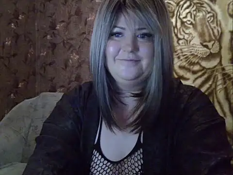 YuliiaSan online show from December 15, 2025, 5:46 am