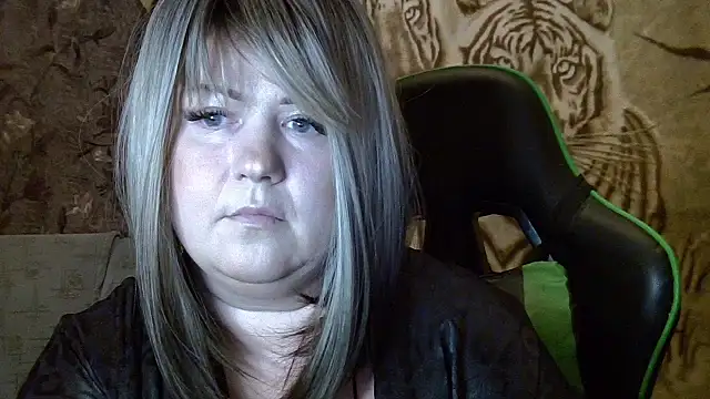 YuliiaSan online show from October 2, 2025, 7:50 pm