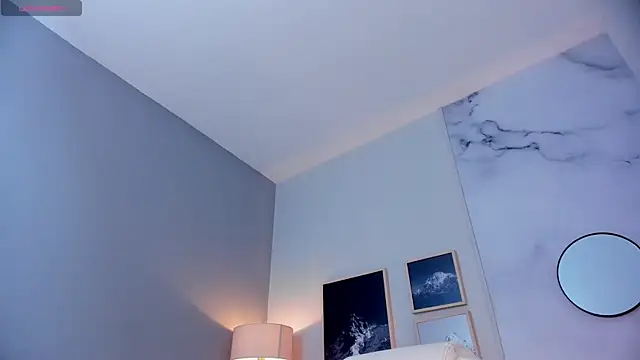 Tiffany Low online show from November 19, 2025, 3:01 pm