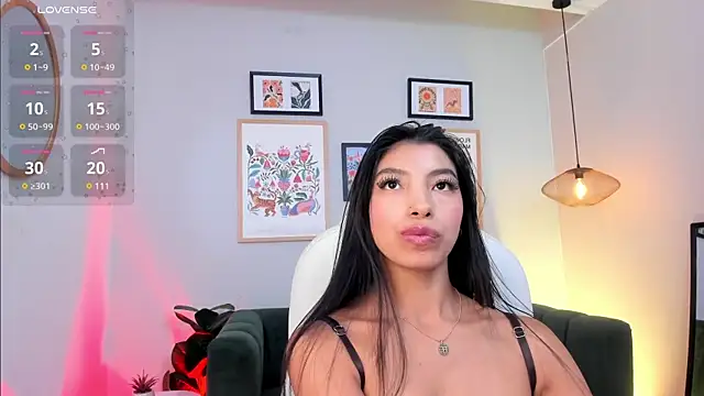 Tiffany Low online show from June 4, 2026, 3:49 pm