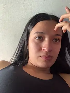 MiQeilaSweet online show from June 21, 2026, 9:42 pm