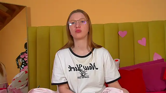 BeatriceBinoche online show from February 17, 2026, 6:33 am