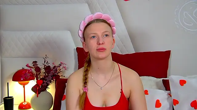 BeatriceBinoche online show from February 12, 2026, 6:57 am