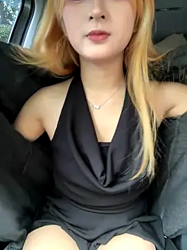 Snapshot of yuki_june chatting on October 21, 2025, 8:36 am yuki june online show from October 21, 2025, 8:36 am