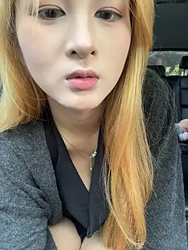 Snapshot of yuki_june chatting on October 29, 2025, 8:24 am yuki june online show from October 29, 2025, 8:24 am