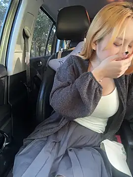 Snapshot of yuki_june chatting on November 12, 2025, 9:02 am yuki june online show from November 12, 2025, 9:02 am