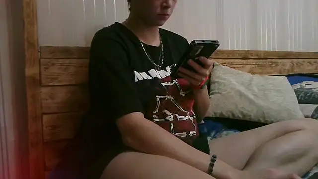 EthelsLover online show from October 16, 2025, 9:17 am