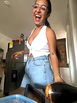 Valerygomez02 online show from October 17, 2025, 7:15 pm