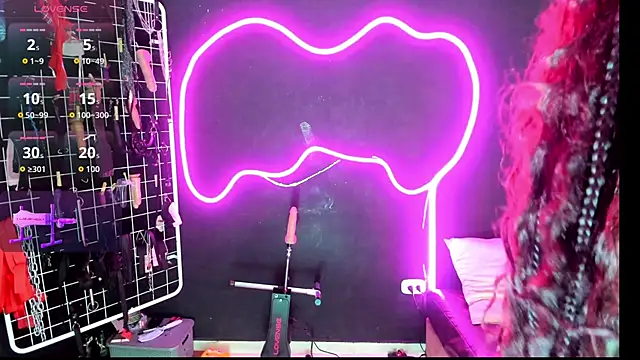 Mistress Megan BDSM online show from December 18, 2025, 1:04 pm