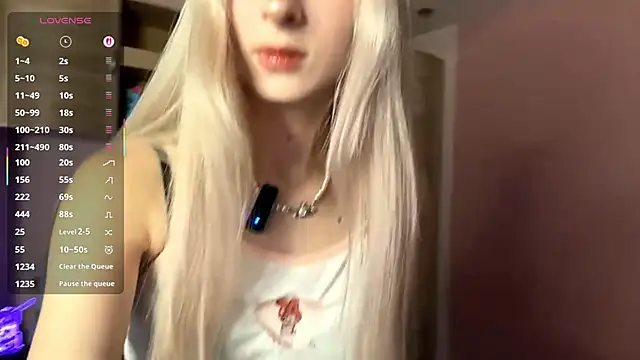 FridaAaberg online show from October 16, 2025, 6:32 am