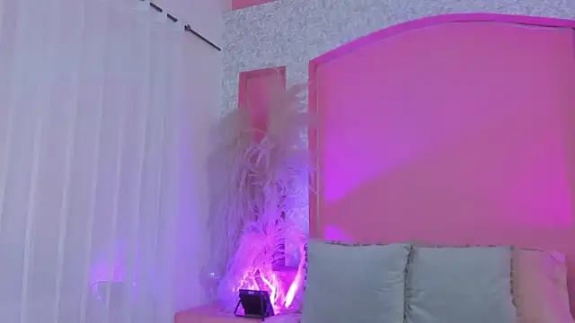 Snapshot of Peytonn_Monroe chatting on February 16, 2026, 7:45 pm Peytonn Monroe online show from February 16, 2026, 7:45 pm