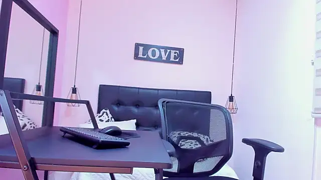 Zaira-Black online show from November 24, 2025, 9:26 pm