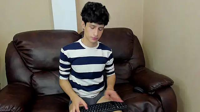 Xam Collen online show from January 9, 2026, 3:52 pm