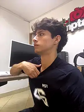 Xam Collen online show from December 4, 2025, 4:17 pm