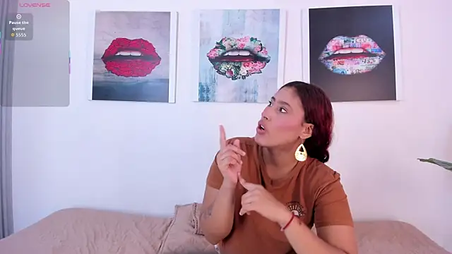 Girls inlove online show from November 6, 2025, 12:09 pm