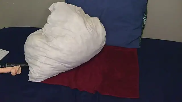 Serafynn online show from October 18, 2025, 3:25 pm