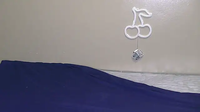 Serafynn online show from October 28, 2025, 6:29 pm