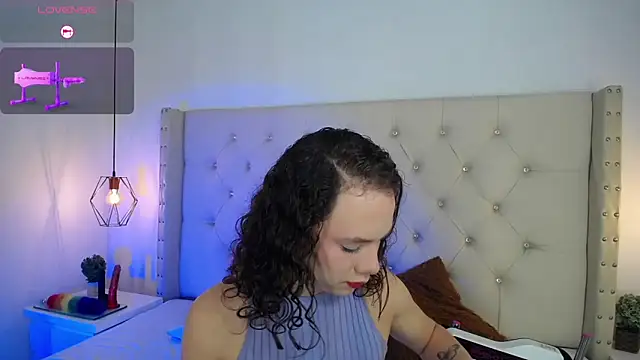 bycandy  online show from November 21, 2025, 12:37 pm