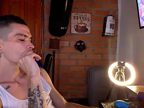Travis R online show from October 9, 2025, 6:41 pm