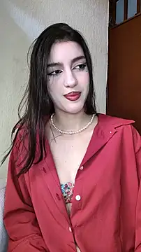 Emily-hottson online show from December 17, 2025, 2:11 pm