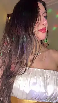 Snapshot of Emily-hottson chatting on February 15, 2026, 7:51 am Emily-hottson online show from February 15, 2026, 7:51 am