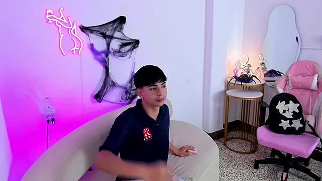 Snapshot of Peter_chase chatting on October 15, 2025, 6:27 pm Peter chase online show from October 15, 2025, 6:27 pm