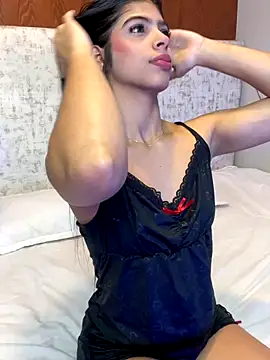 Snapshot of Ambersfoxx chatting on November 5, 2025, 12:41 pm Ambersfoxx online show from November 5, 2025, 12:41 pm