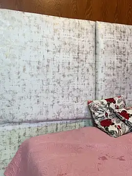 Snapshot of Ambersfoxx chatting on October 17, 2025, 11:45 am Ambersfoxx online show from October 17, 2025, 11:45 am