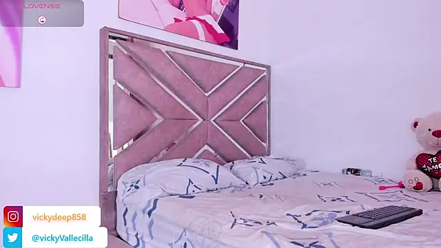 Cristal Deep ass online show from October 9, 2025, 1:00 pm