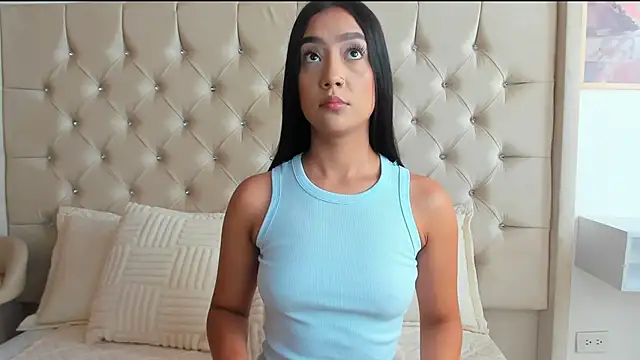 EmmaaHills online show from September 29, 2025, 9:09 pm